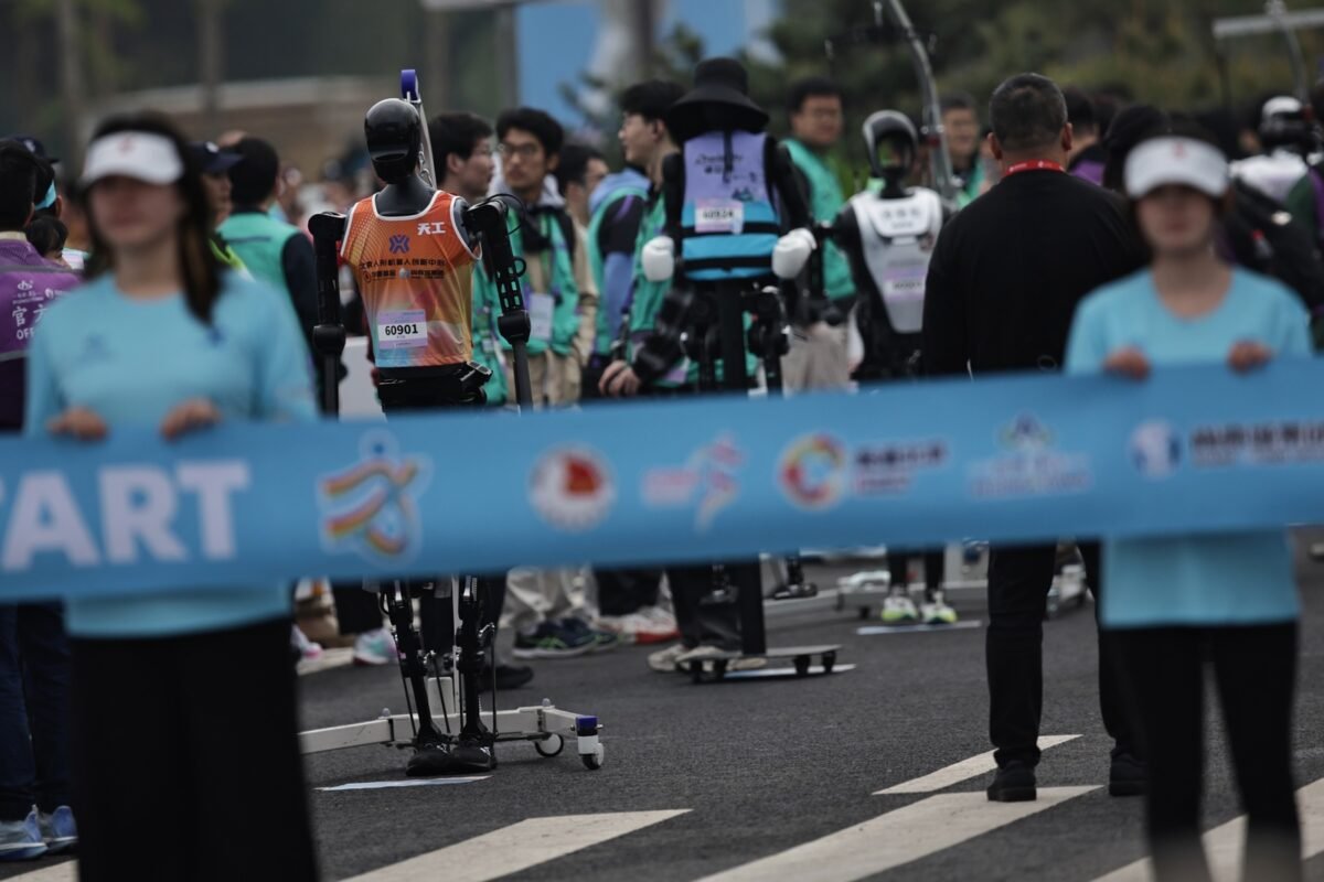 Así es Tiangong, el primer robot humanoide en completar una media maratón en China