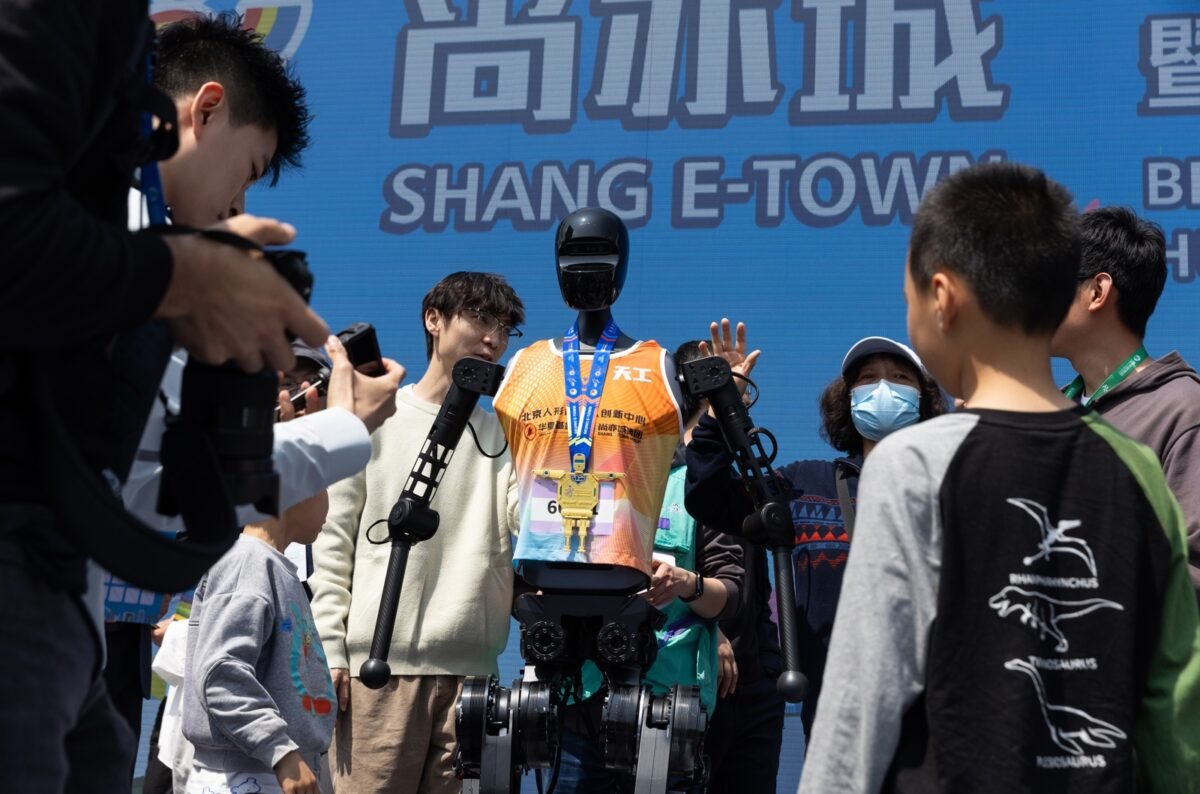 Así es Tiangong, el primer robot humanoide en completar una media maratón en China