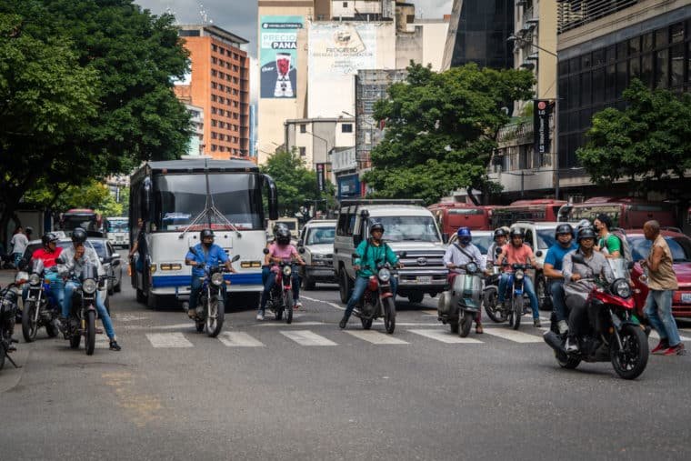 Transporte público bus servicio paaje precios camionetas vehículos Caracas Transporte de Venezuela autobuses flota tráfico El Diario Jose Daniel Ramos