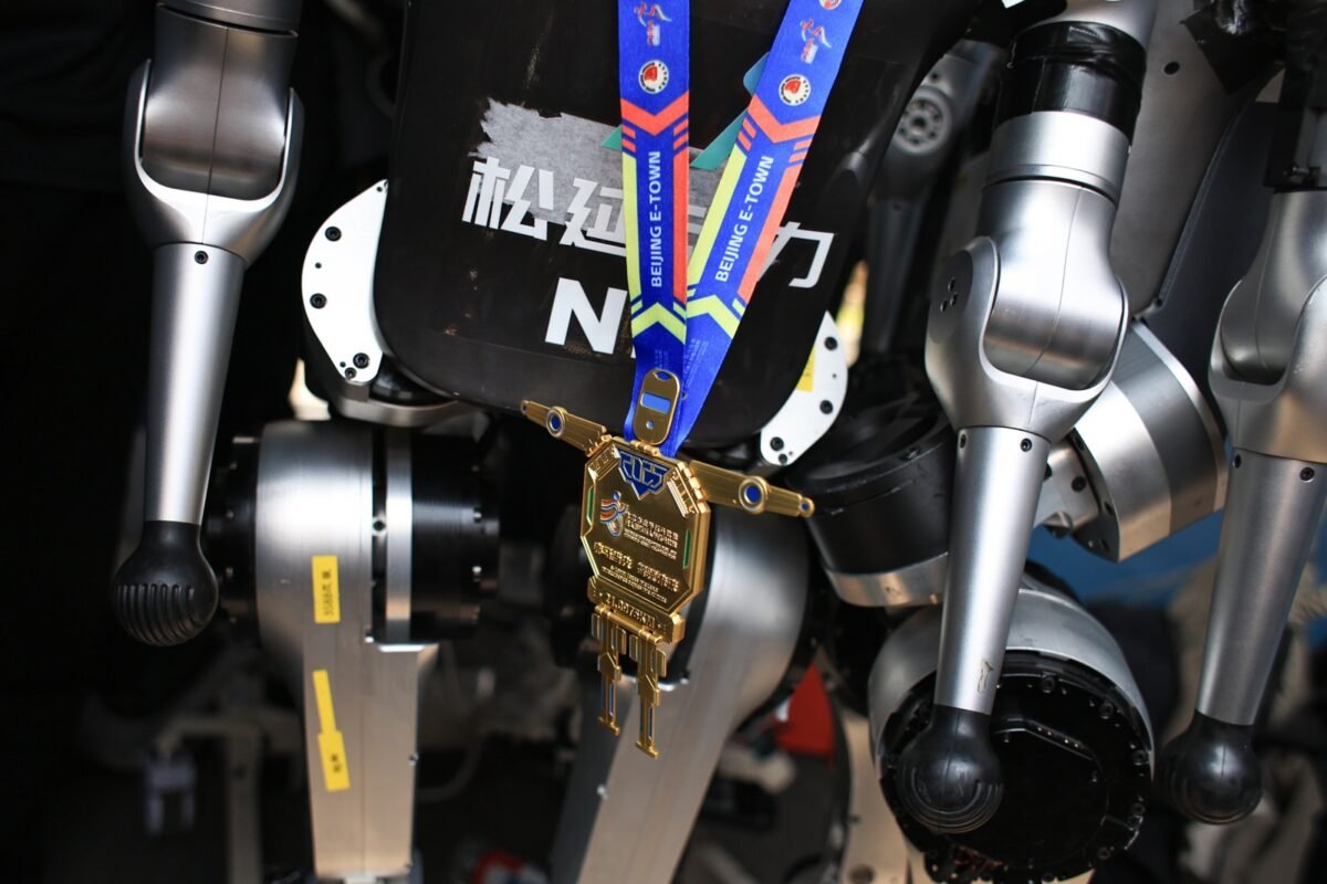 Así es Tiangong, el primer robot humanoide en completar una media maratón en China
