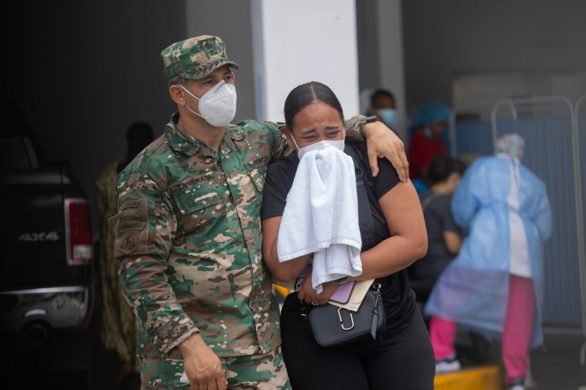 Denunciaron retrasos y preferencias en la entrega de cadáveres de las víctimas de la tragedia en República Dominicana