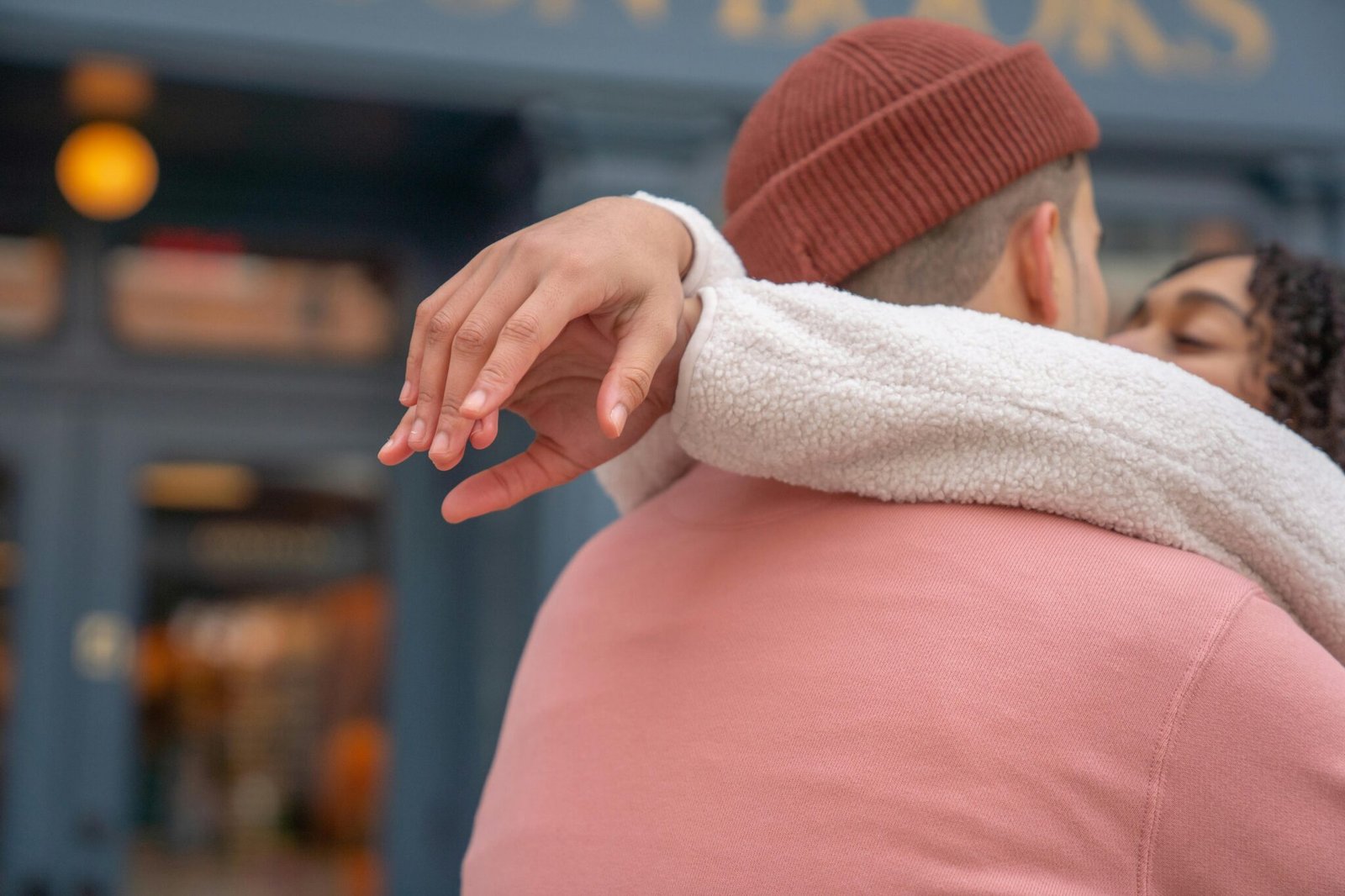 El beso en la sociedad venezolana, un gesto cargado de significados y patrones culturales