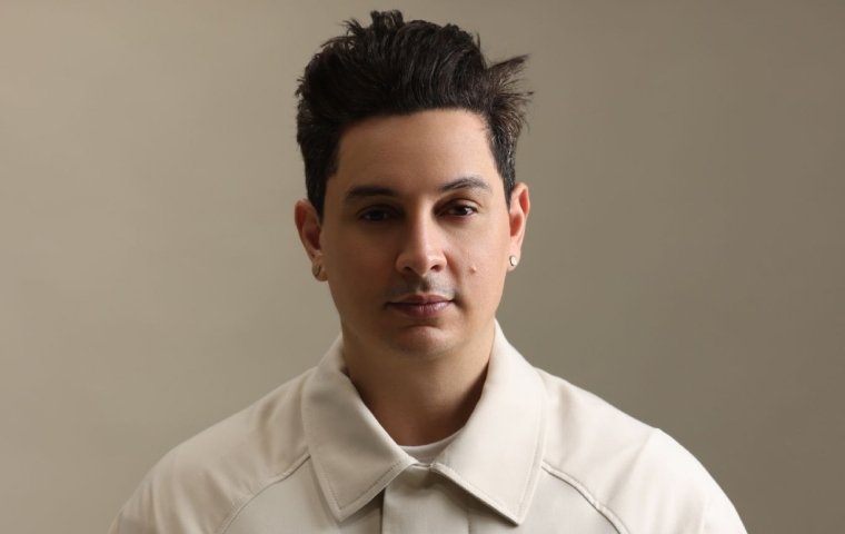Image default