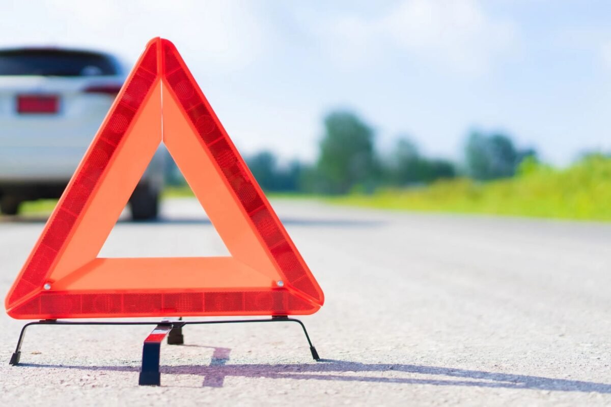 Cuáles son las aplicaciones que ofrecen asistencia vial en Caracas