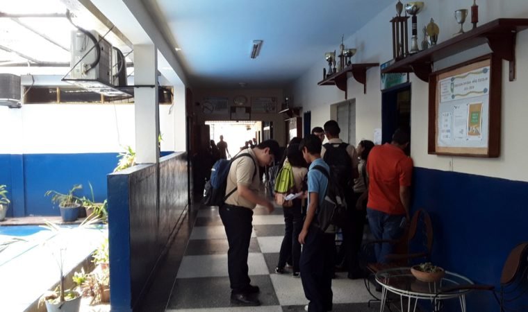 Colegios privados en Caracas piden un adelanto de pago en dólares para reservar los cupos