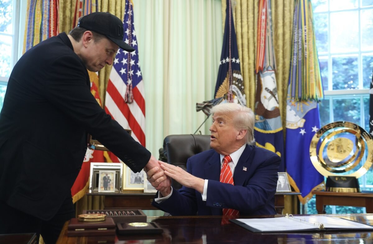 #TeExplicamosElDía | Sábado 7 de junio ¿A qué se debe la disputa entre Donald Trump y Elon Musk?