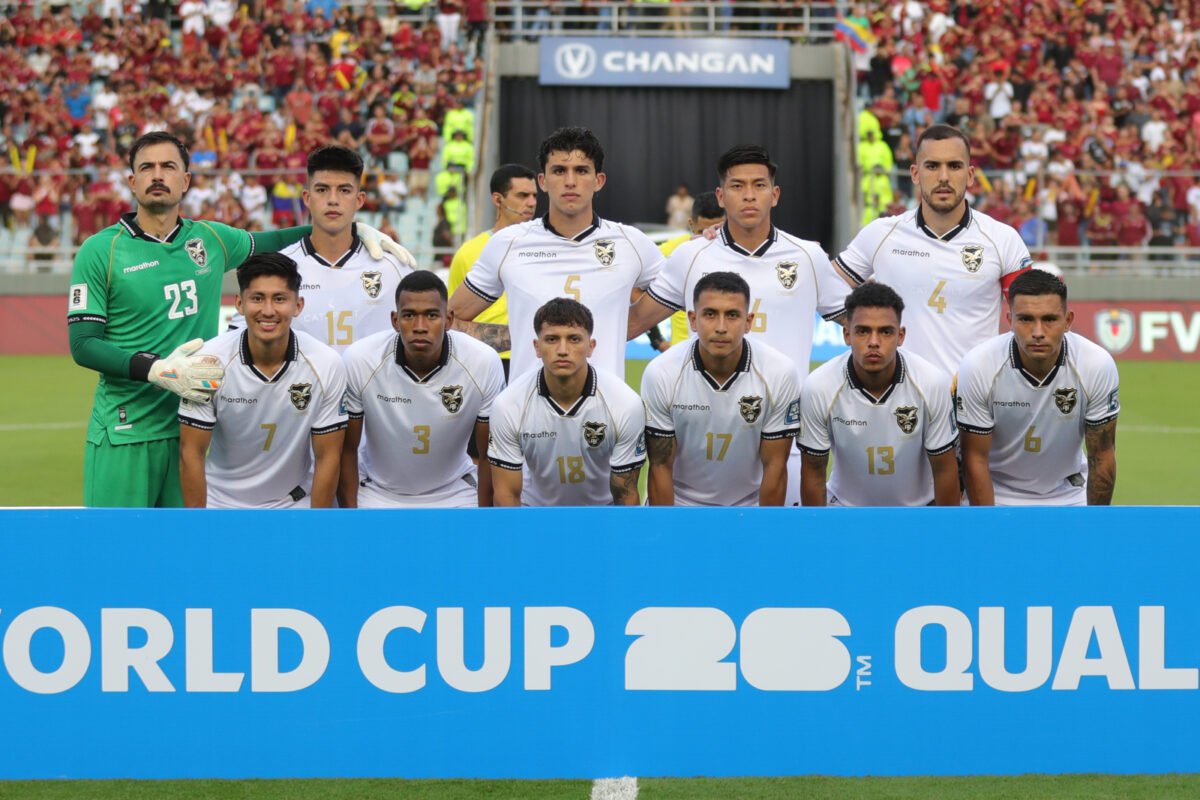 Selección de Bolivia denunció que autoridades impidieron su salida de Venezuela tras el partido de Eliminatorias