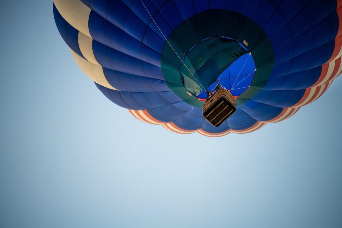 Varios muertos y heridos al caer un globo aerostático con 21 pasajeros en Brasil