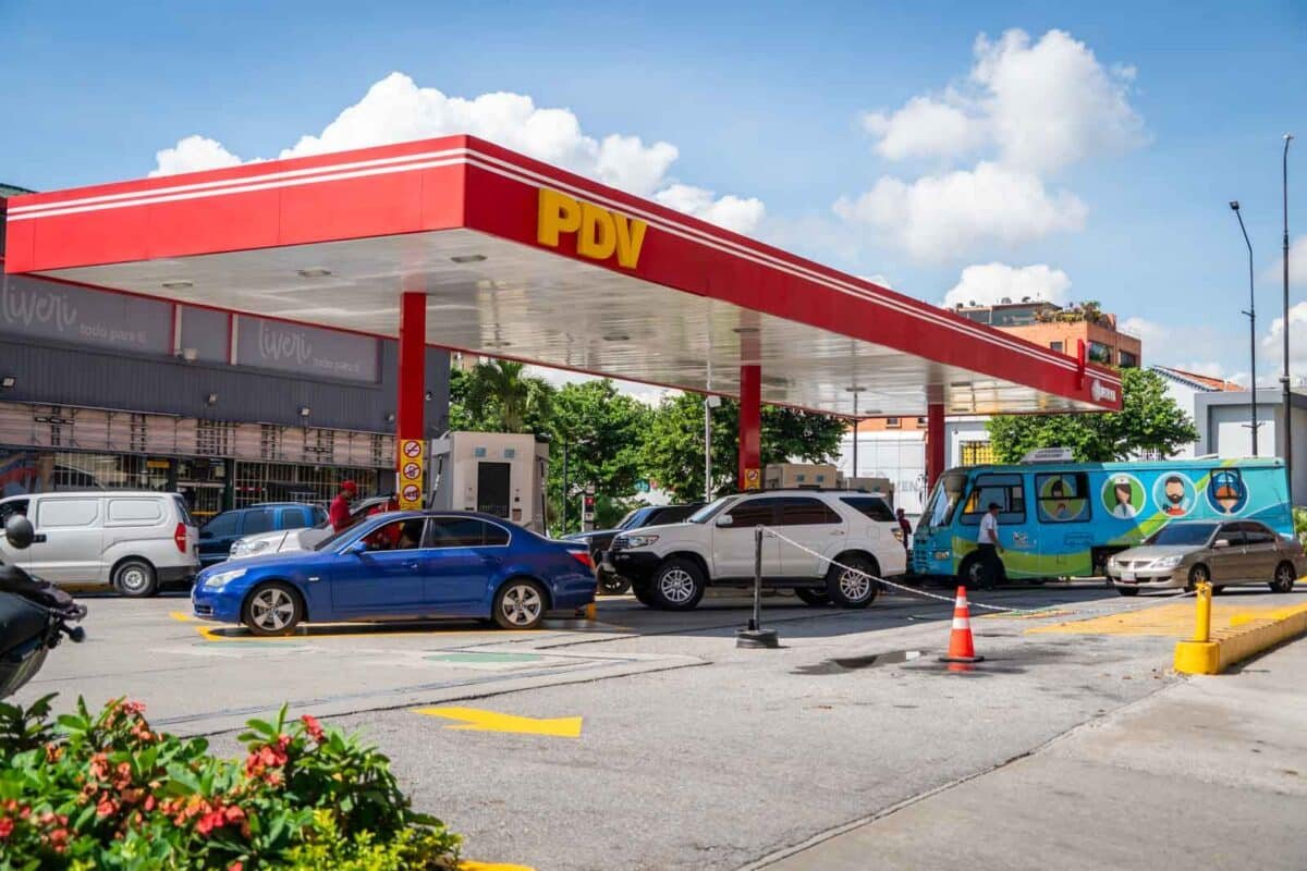 Cronograma distribución de gasolina Estaciones de servicio, Gasolineras en Caracas, Precios de gasolina en Caracas, Abastecimiento de combustible en Caracas, Estaciones de servicio en Caracas, Combustible en Venezuela, Noticias sobre gasolineras en Caracas, Tarifas de gasolina en Caracas, Escasez de gasolina en Caracas, Rutas para conseguir gasolina en Caracas, Situación de las gasolineras en Caracas, Últimas noticias de combustible en Caracas, Suministro de petróleo en Caracas, Combustible barato en Caracas, Problemas de abastecimiento de gasolina en Caracas, Estadísticas de precios de gasolina en Caracas, Seguridad en gasolineras de Caracas, Abastecimiento de gasolina en Venezuela, Transporte y combustible en Caracas, Medidas gubernamentales sobre gasolina en Caracas, El Diario, José Daniel Ramos
