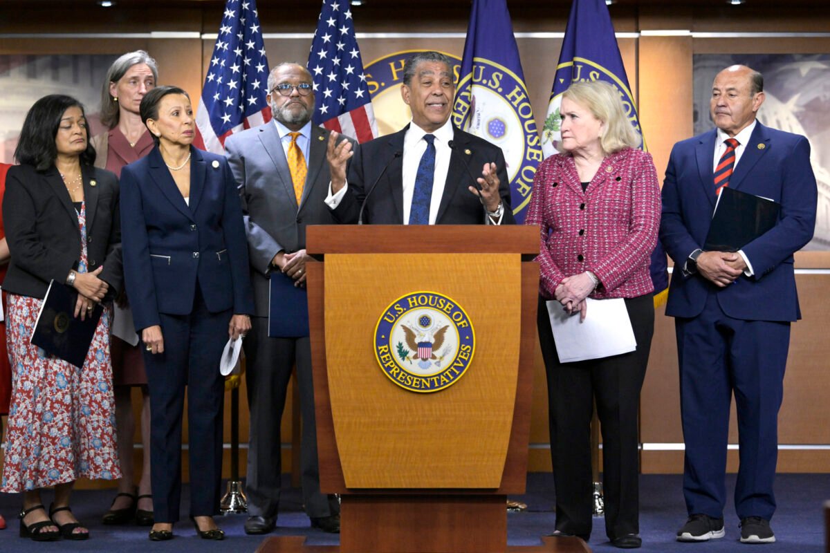 Denuncian condiciones inhumanas en centros de detención de migrantes en Estados Unidos