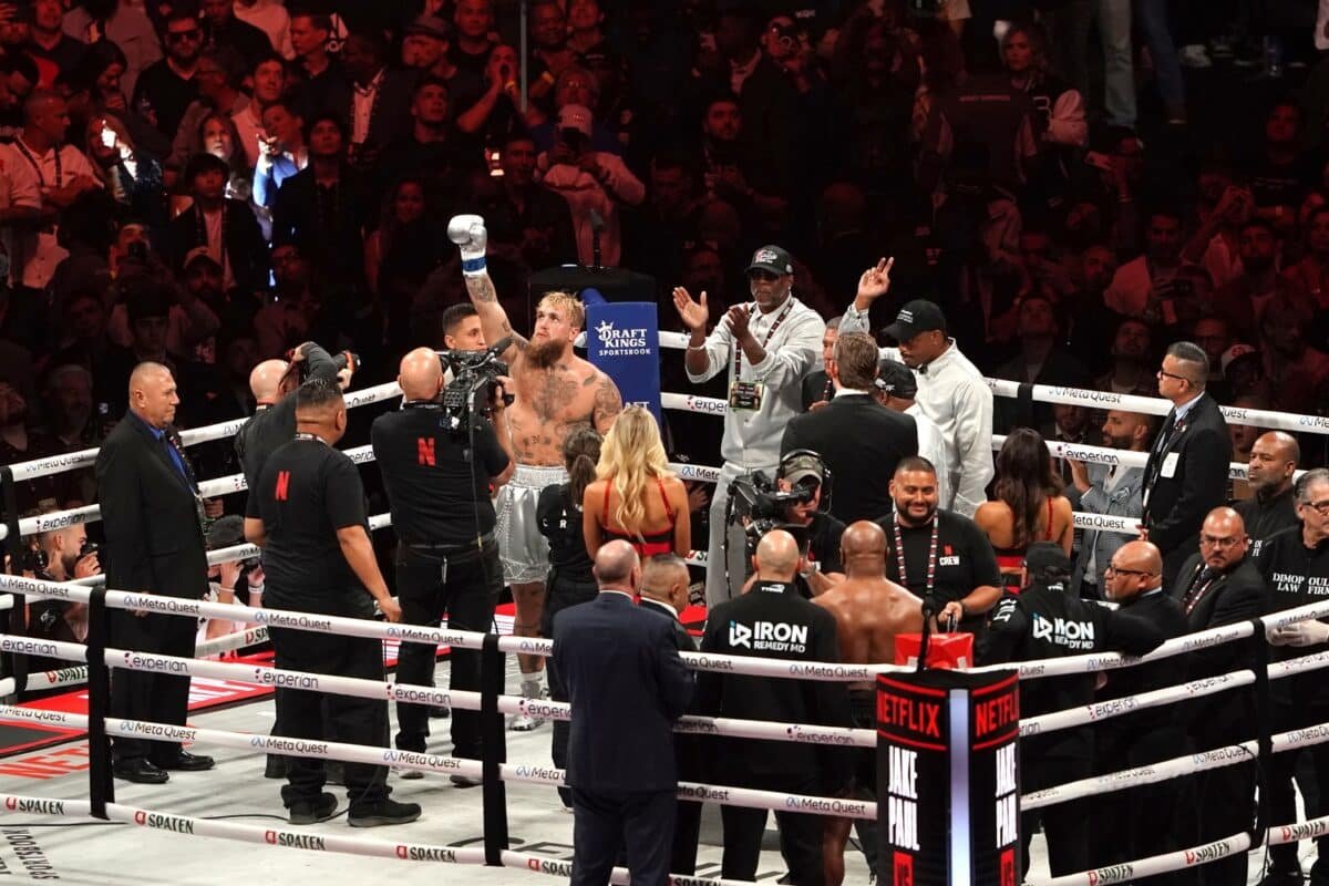 Jake Paul derrotó por decisión unánime a Mike Tyson: los detalles de la millonaria pelea que se transmitió en vivo por Netflix