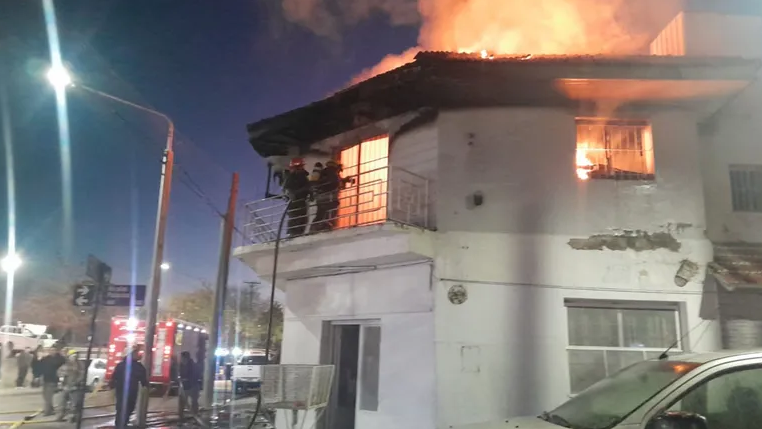 Cuatro miembros de una familia venezolana murieron en un incendio en Argentina