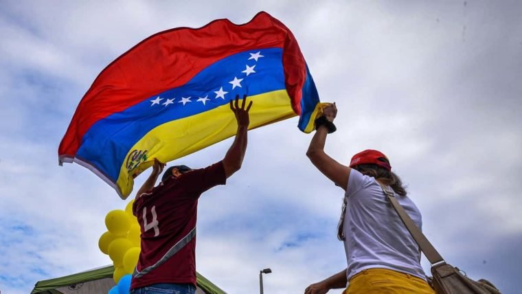 Docentes venezolanos en Chile y los retos para cumplir sus metas en el extranjero 
