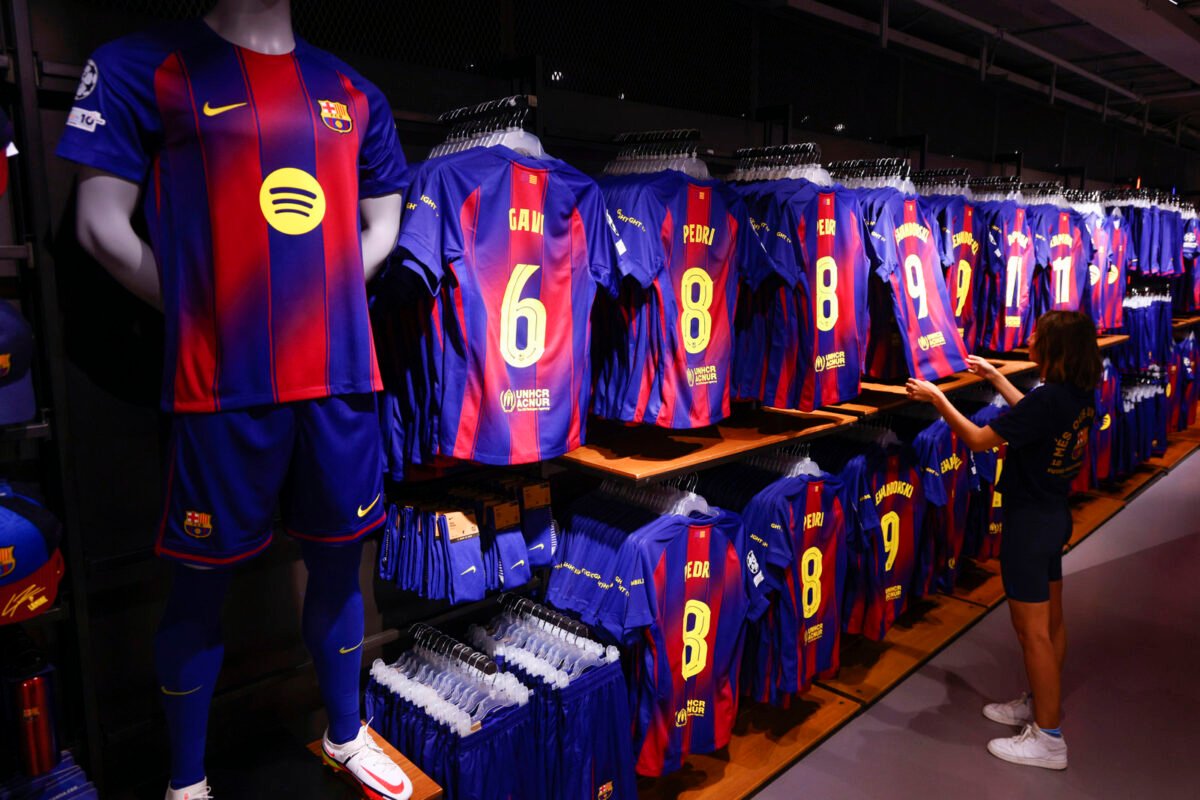La UEFA multó al FC Barcelona con 60 millones de euros