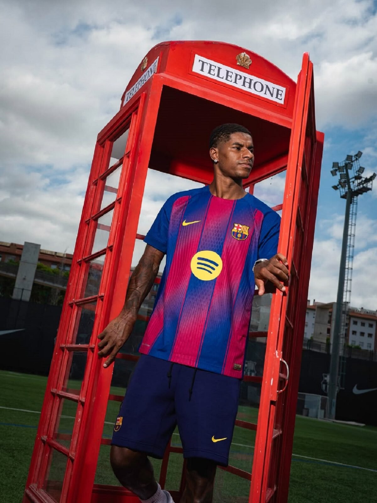 FC Barcelona confirmó el fichaje de Marcus Rashford