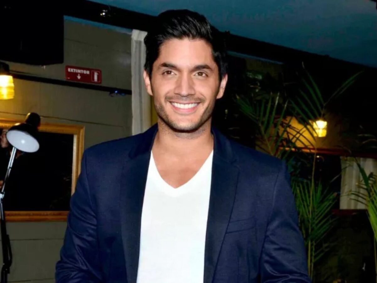 El actor Daniel Elbittar denunció que anularon su pasaporte venezolano