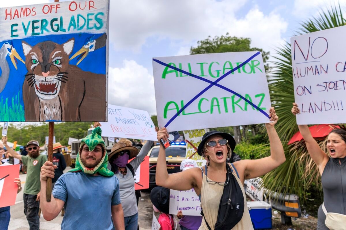 Migrantes describen el infierno dentro del centro de detención Alligator Alcatraz