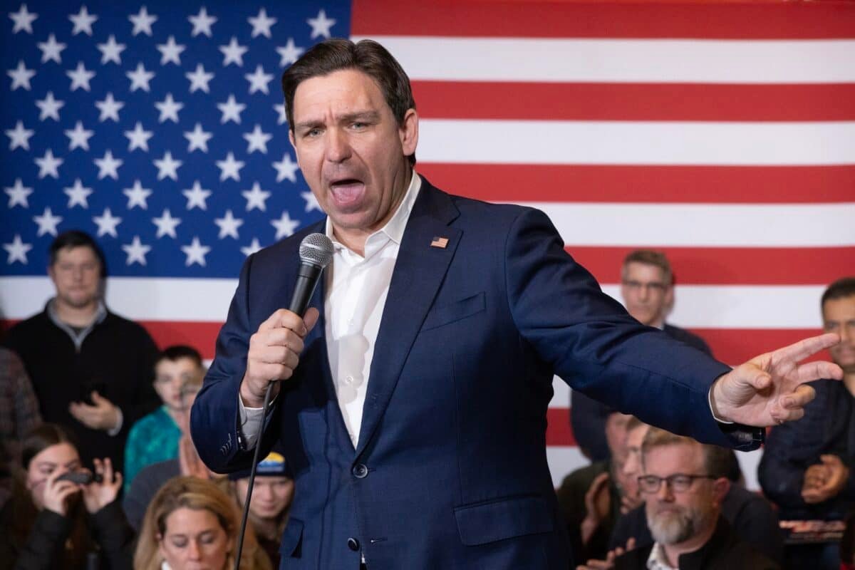 El gobernador Ron DeSantis