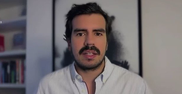 Image default