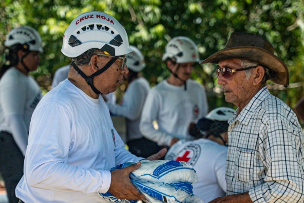 La Cruz Roja de Venezuela entregó kits de higiene y filtros de agua a familias afectadas por las lluvias en Barinas