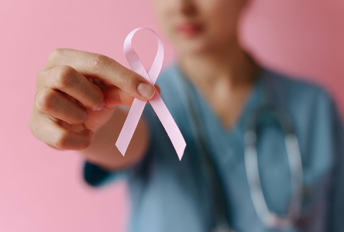 #TeExplicamosElDía | Viernes 5 de septiembre ¿Cómo acompañar de forma asertiva a las pacientes con cáncer de mama?