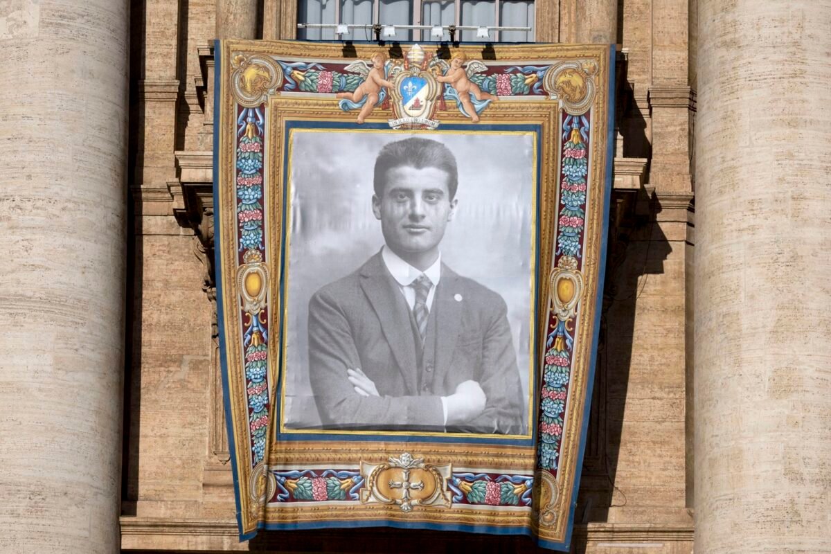 Carlo Acutis ya es el primer santo milenial