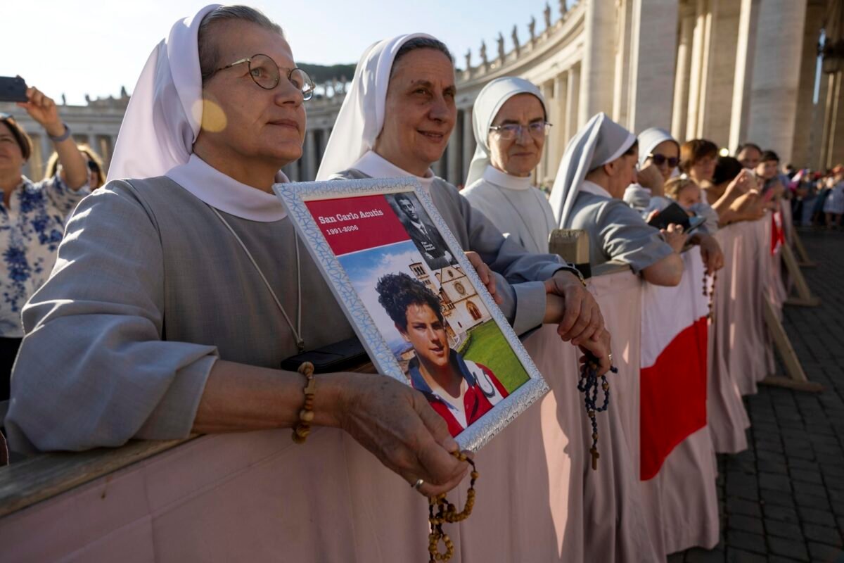 En imágenes: la ceremonia de canonización de Carlo Acutis