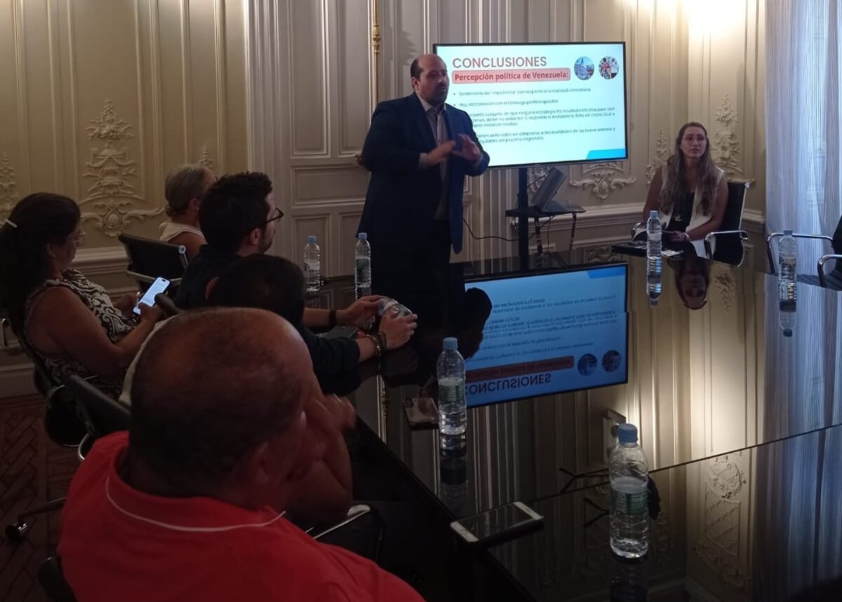 Las mentes detrás del “Reto de la manito” destacan con nominaciones a los Napolitan Victory Award 2025