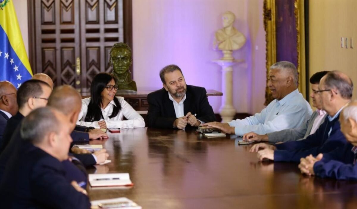 #TeExplicamos | El sube y baja de los procesos de diálogo entre el gobierno y la oposición en Venezuela