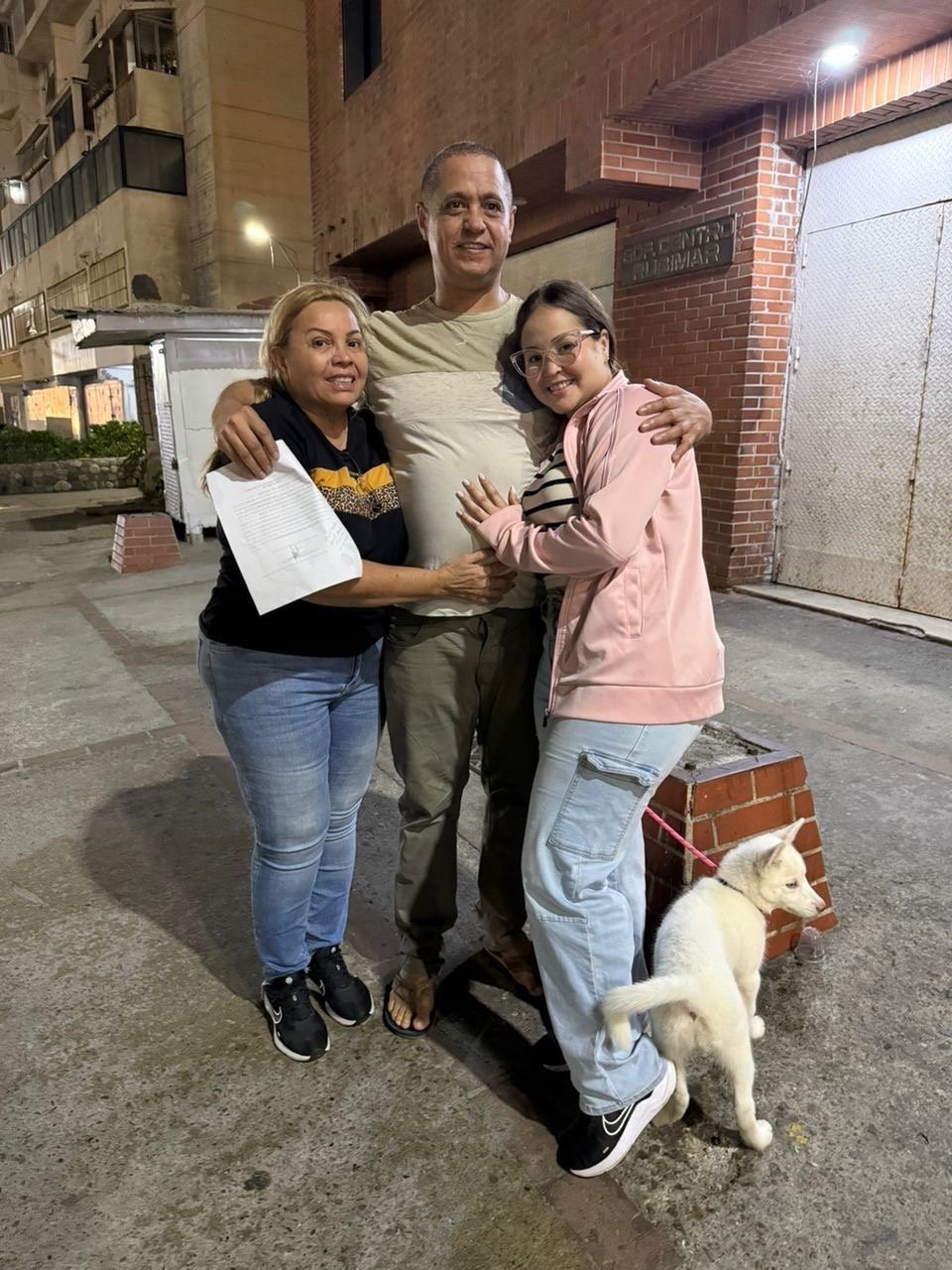 En imágenes: así se vivió el regreso a la libertad de decenas de presos políticos el fin de semana