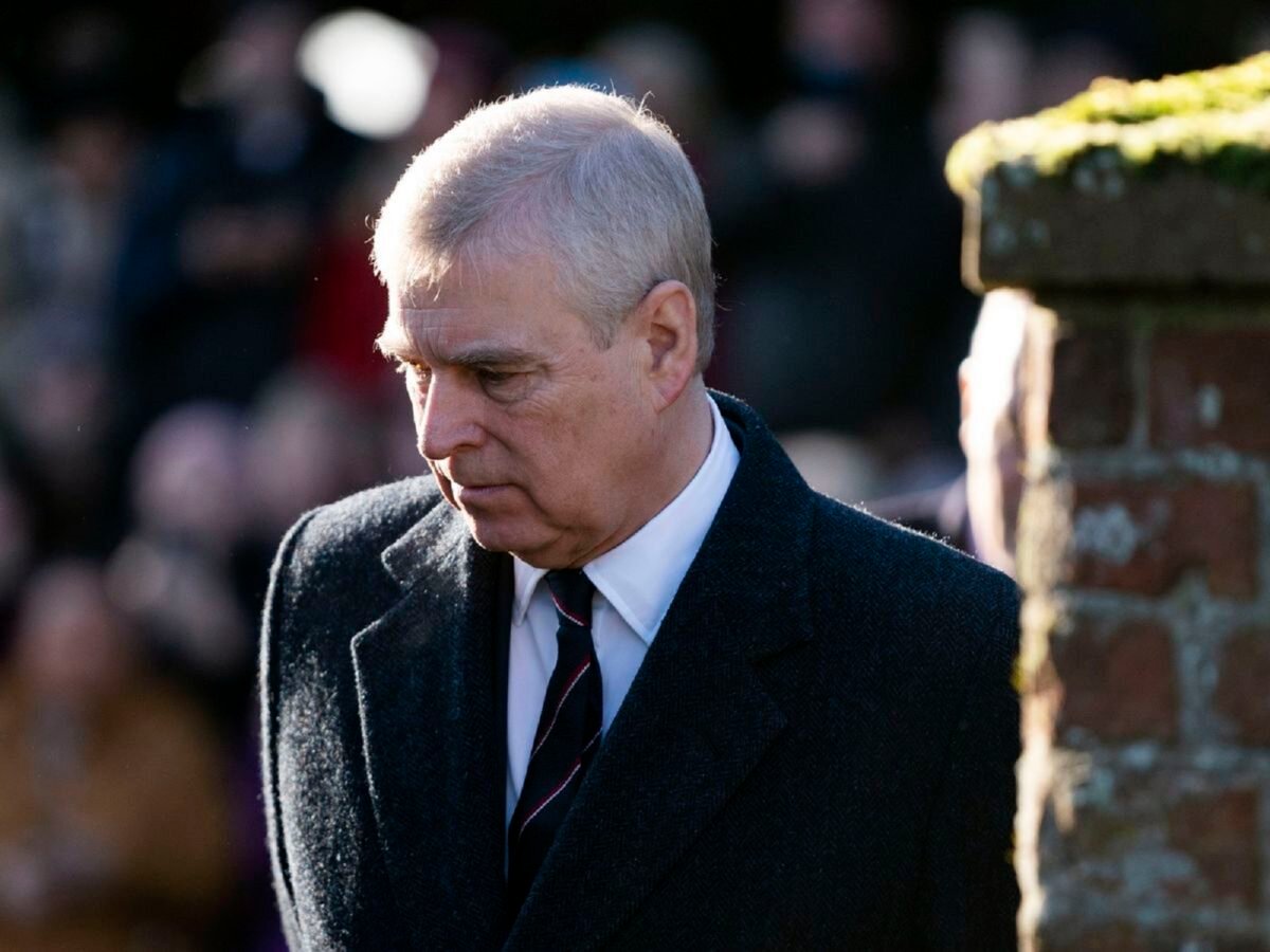 El rey Carlos III retira todos los títulos a Andrés y lo elimina del registro oficial de la nobleza