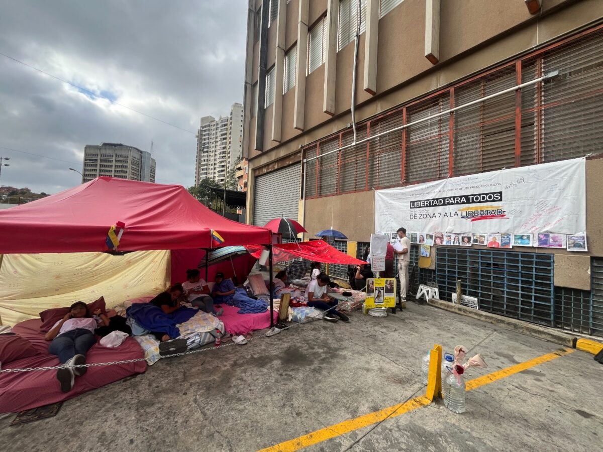 Familiares de presos políticos en Zona 7 cumplieron más de 72 horas de huelga de hambre