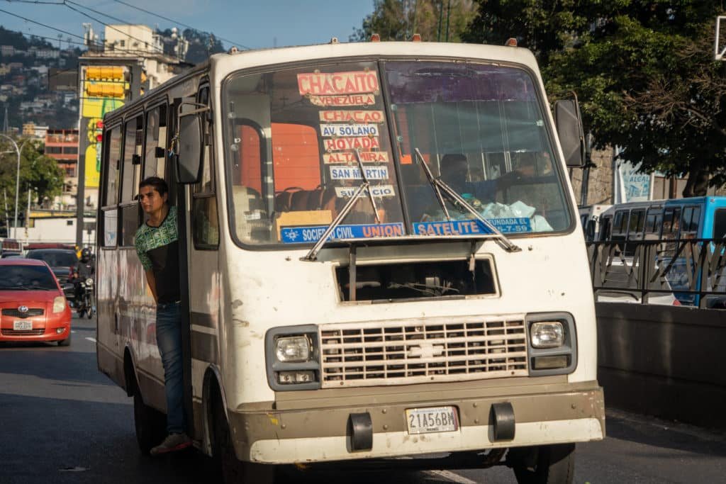 Caracas bus servicio de transporte público pasaje precios El Diario by José Daniel Ramos