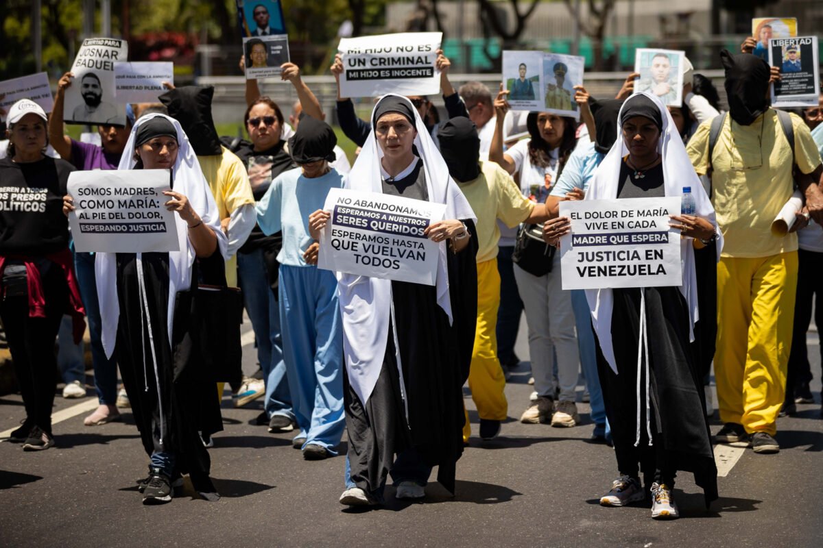 Nuncio apostólico se comprometió a mediar por presos políticos en Venezuela