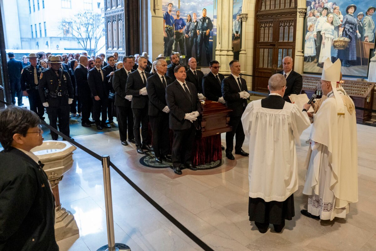 En imágenes: así despidieron a Willie Colón con una misa en Nueva York