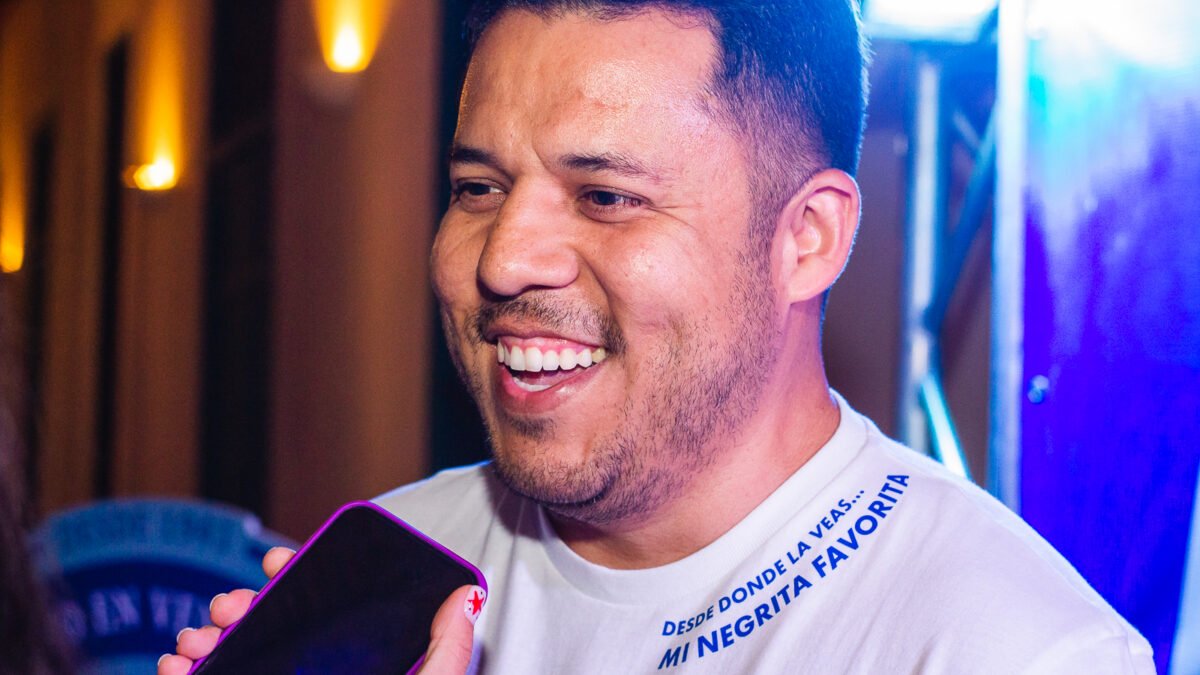 Caracas baila salsa para reencontrarse: una noche con Porfi Baloa y sus Adolescentes en La Clave