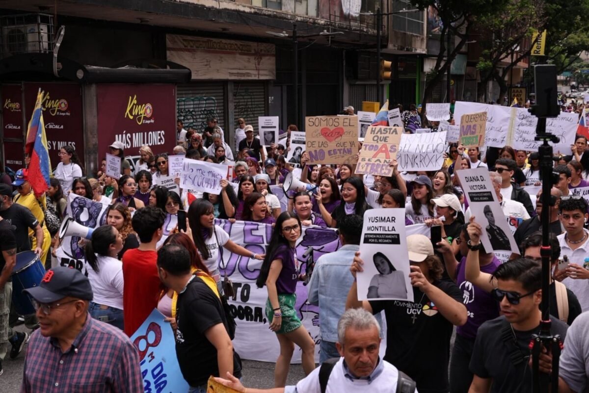 En Imágenes: Mujeres marcharon en Caracas para exigir libertad en su día