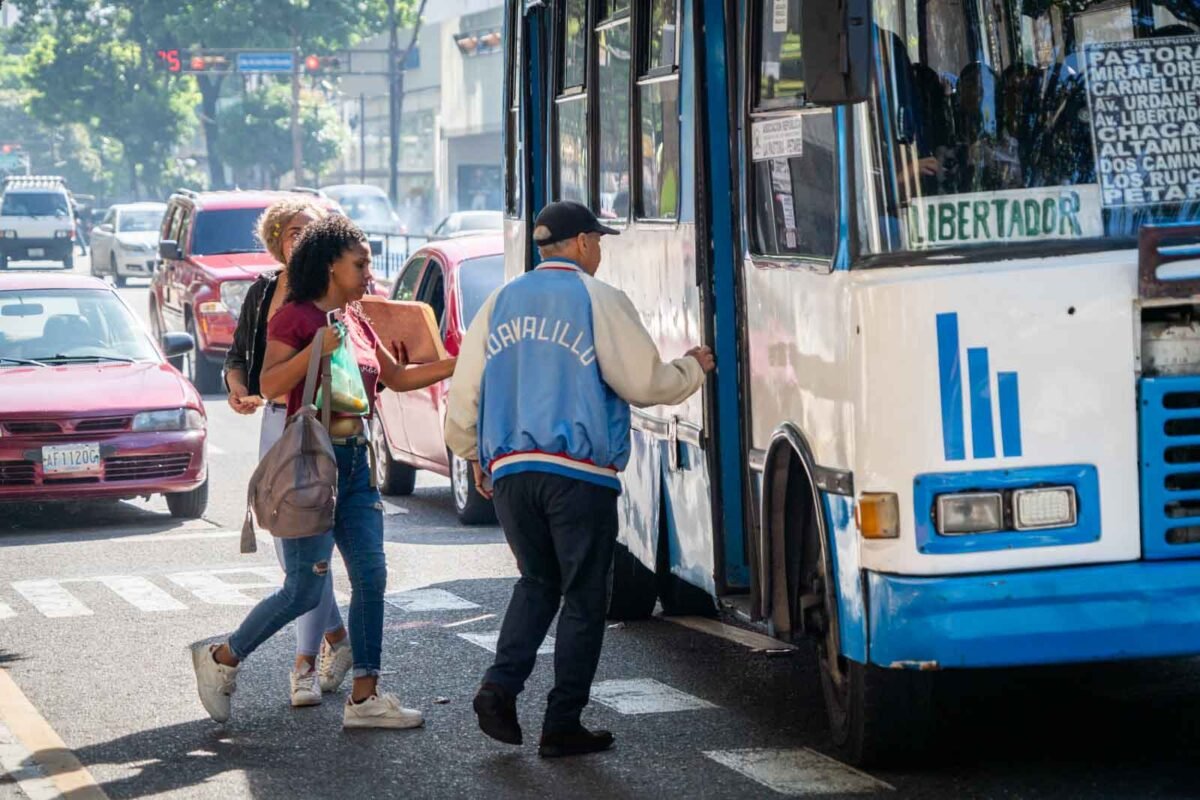 Transporte público Caracas, buses Caracas, bus, buses, encava, movilidad urbana Venezuela, transporte colectivo Caracas, transporte público Caracas, El Diario, José Daniel Ramos