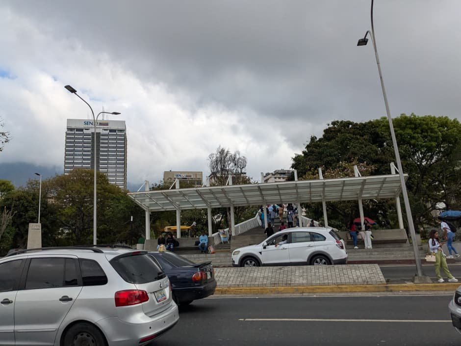 Paro de transporte deja paradas desoladas y baja circulación de unidades en Caracas