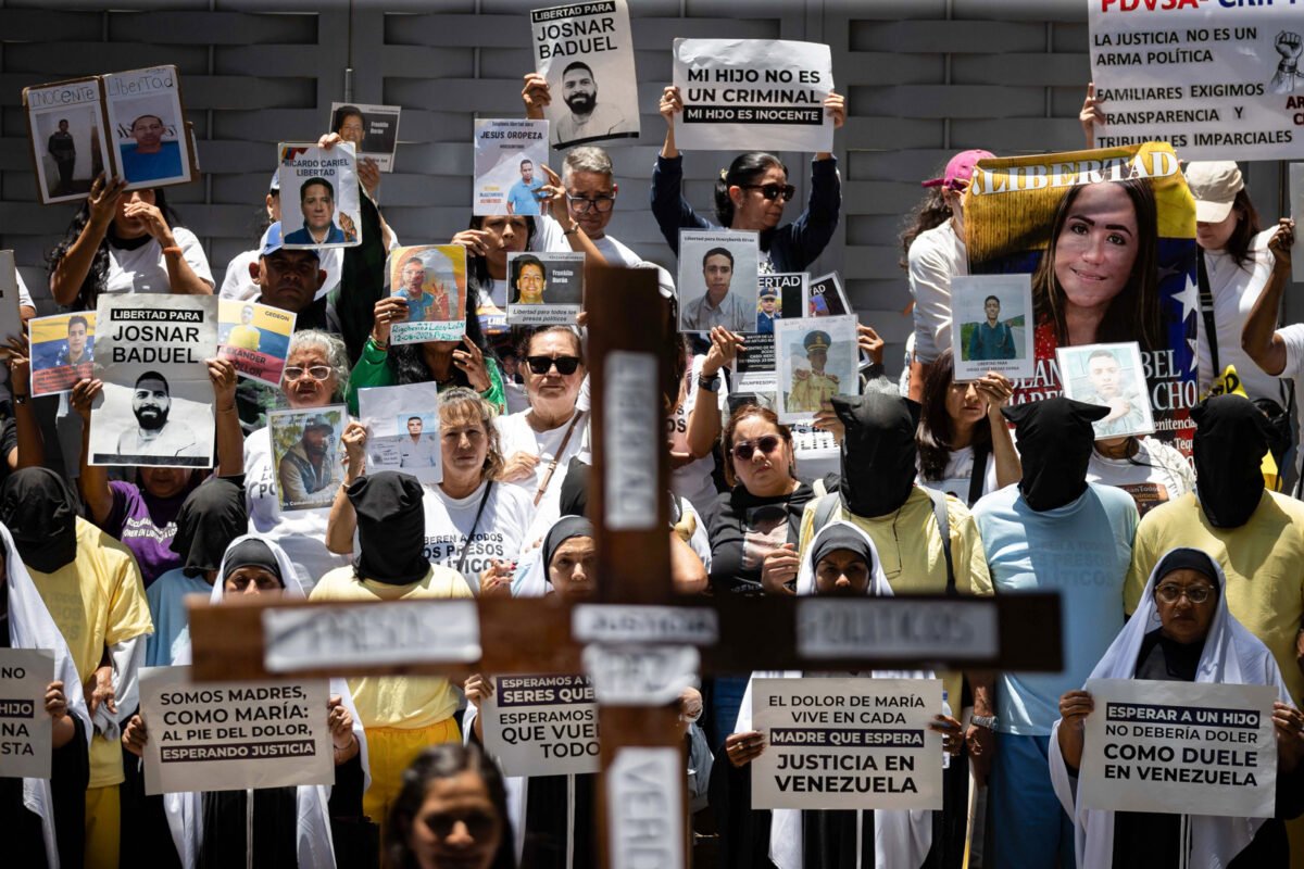 Nuncio apostólico se comprometió a mediar por presos políticos en Venezuela