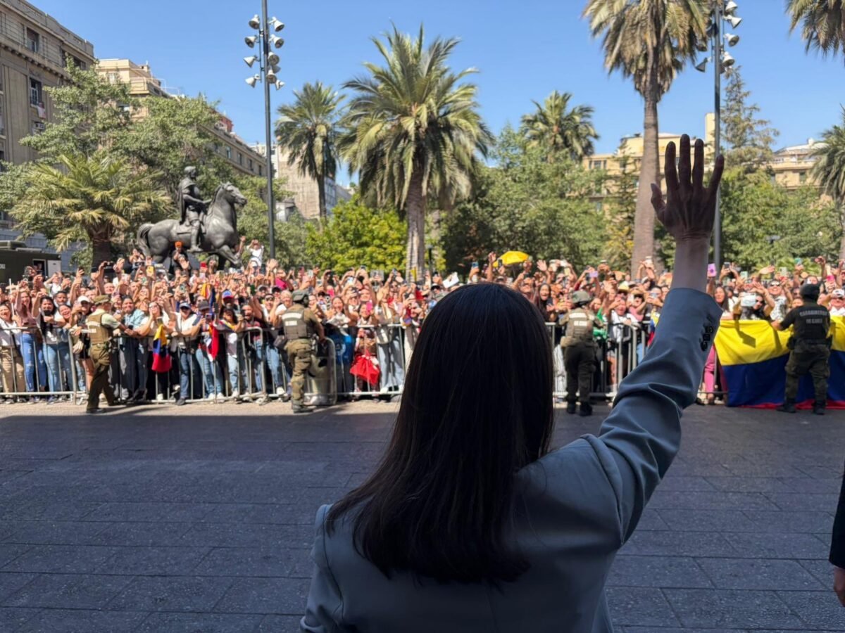 María Corina Machado se reúne con la comunidad venezolana en Chile en una concentración 