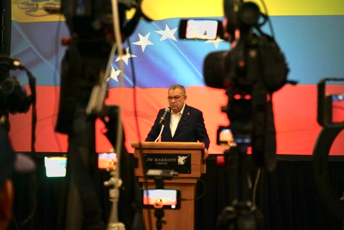 Enrique Márquez ofreció detalles de su arresto: “Me acusaron de terrorismo por defender las instituciones”