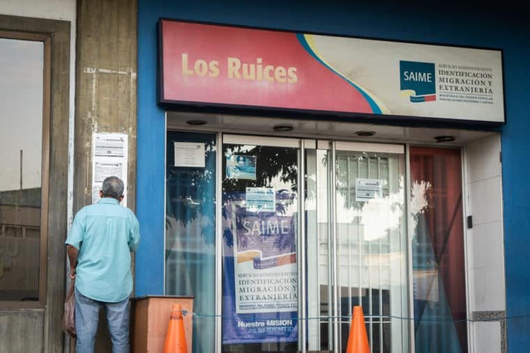 Travesía pasaporte cédula oficinas saime ciudadanos venezolanos pasaporte cédula extranjeros colas cita solicitud organismo oficinas documento de viaje largas cosas madrugar horas trámite cedulación renovación Servicio Administrativo de Identificación, Migración y Extranjería Saime Los Ruices Saime Las Mercedes Oficina Extranjería Coche saime sede principal centro El Diario Jose Daniel Ramos