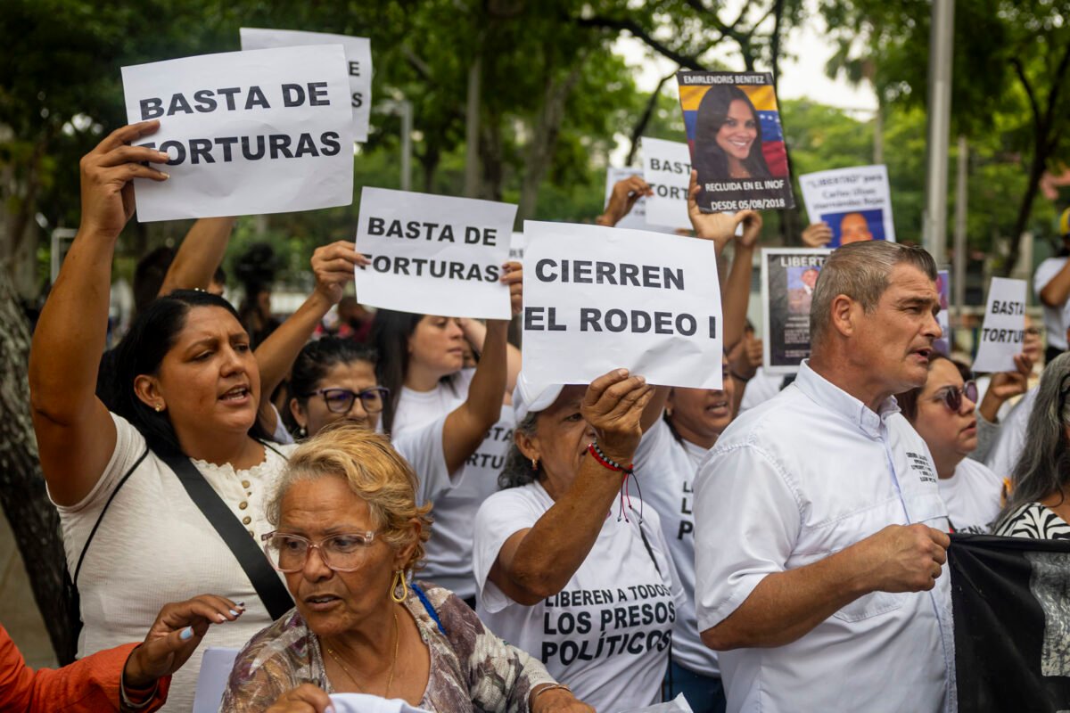 Ministerio Público recibió a familiares de presos políticos y sus denuncias de tortura