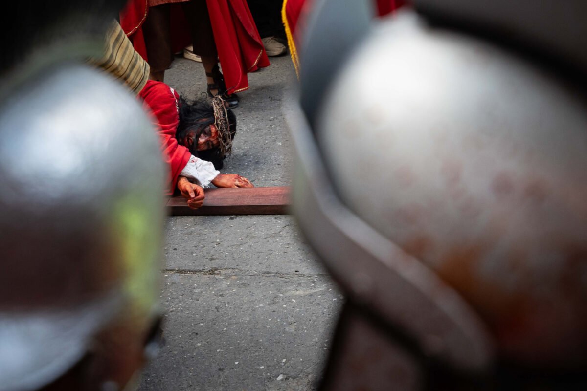 Viacrucis en Petare: una pasión que llegó a las puertas del cielo