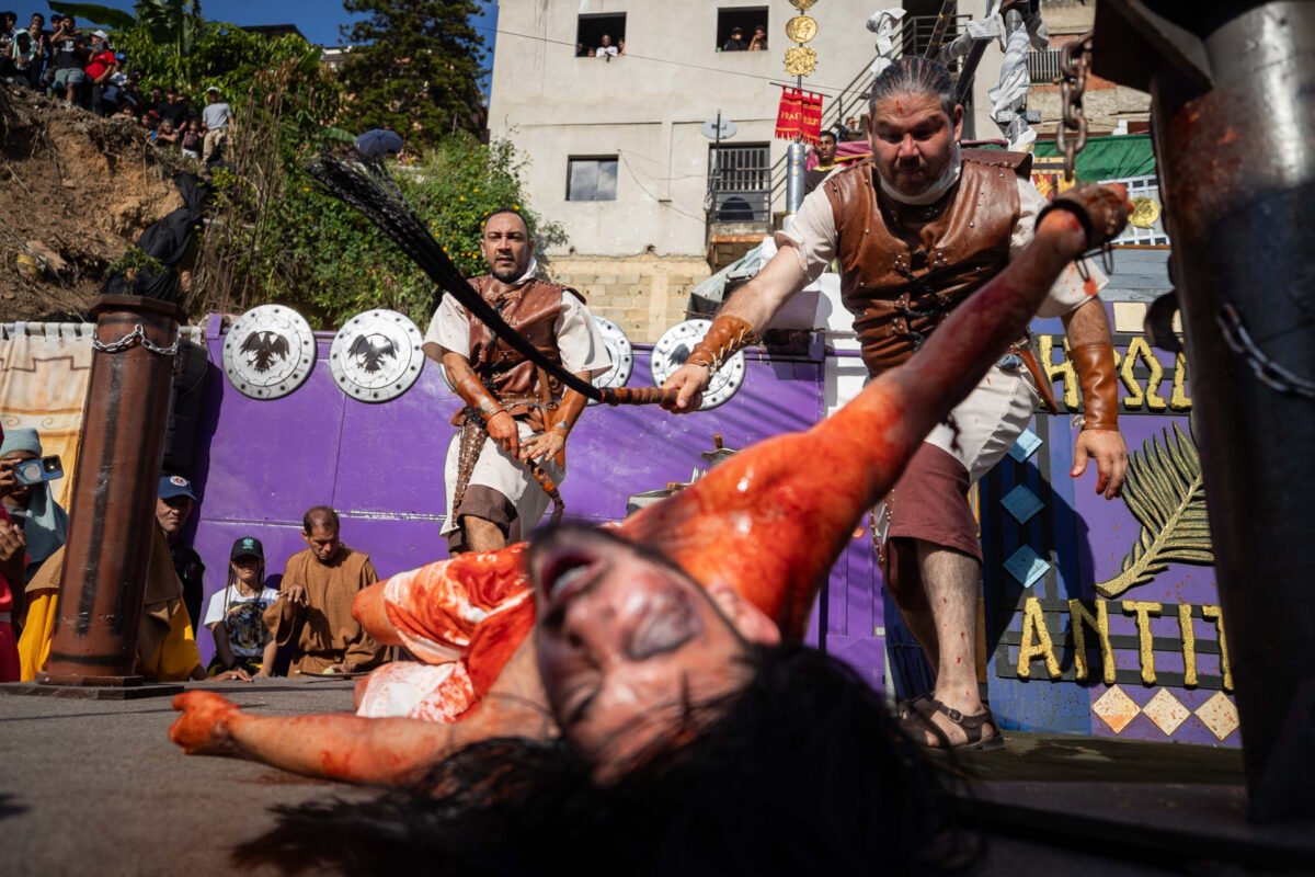 Viacrucis en Petare: una pasión que llegó a las puertas del cielo