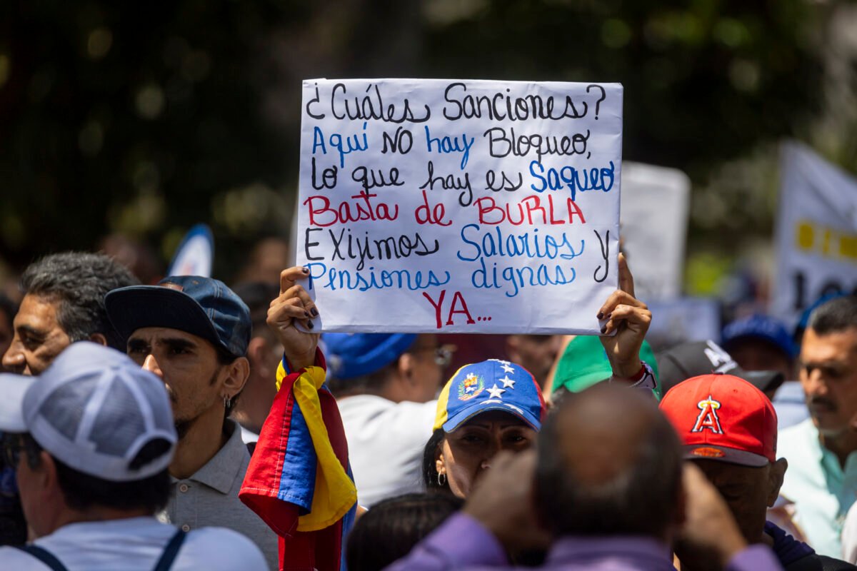 #TeExplicamosElDía | Jueves 23 de abril En imágenes: trabajadores volvieron a marchar en Caracas para exigir ajustes salariales