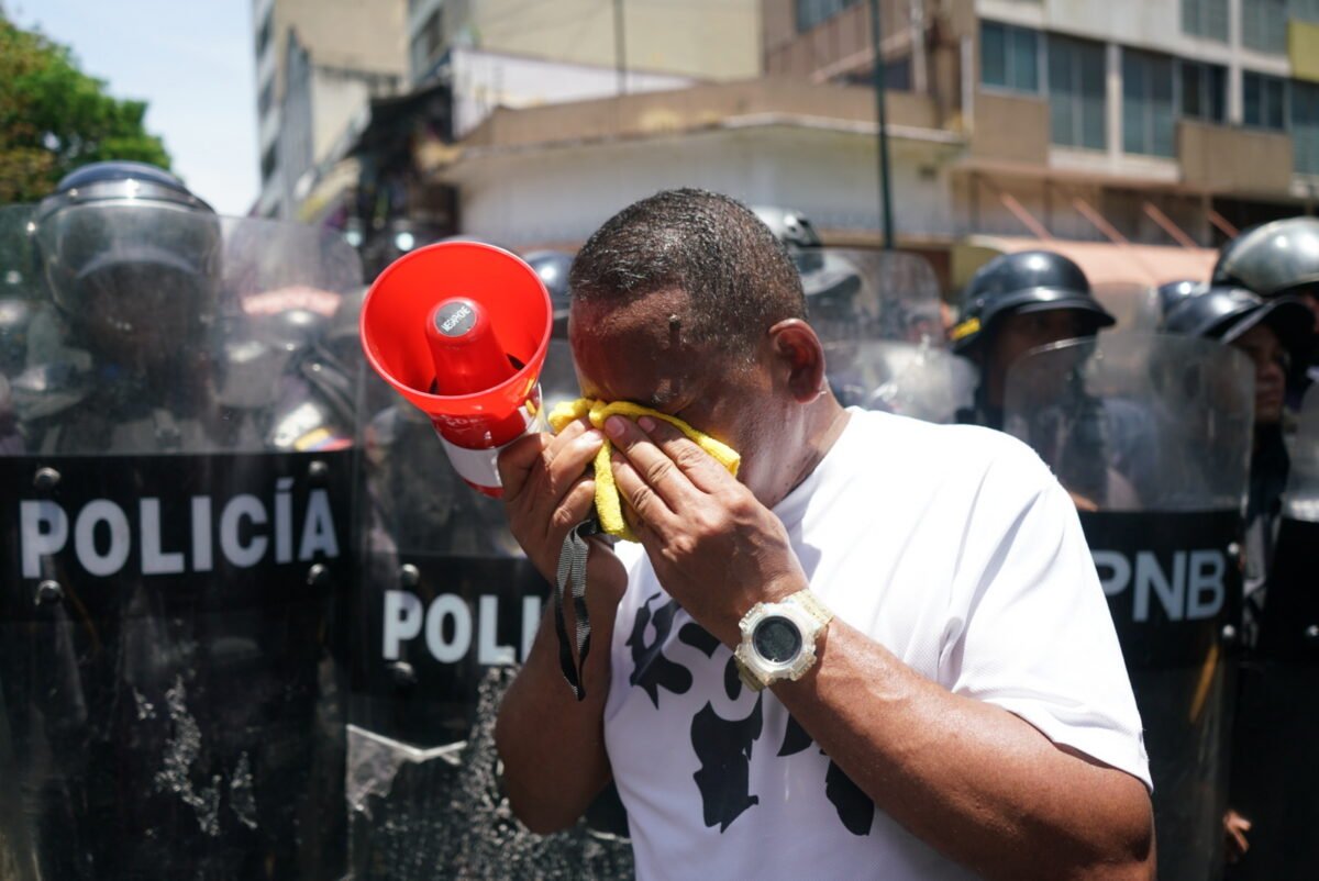 #TeExplicamosElDía | Jueves 9 de abril En imágenes: trabajadores se movilizan hacia Miraflores para exigir mejores salarios
