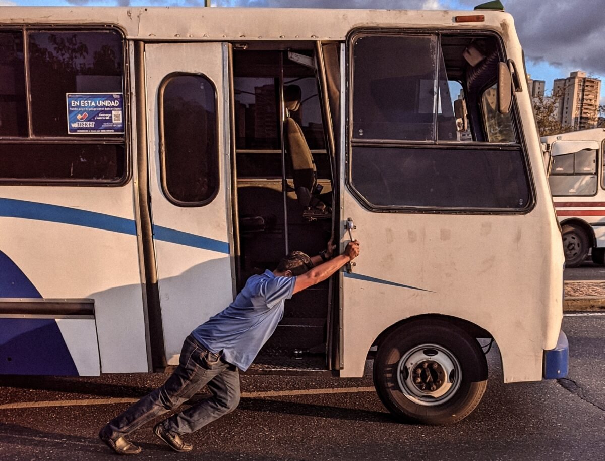 Venezuela a través del lente: fotógrafos que retratan lo cotidiano y reconstruyen identidad