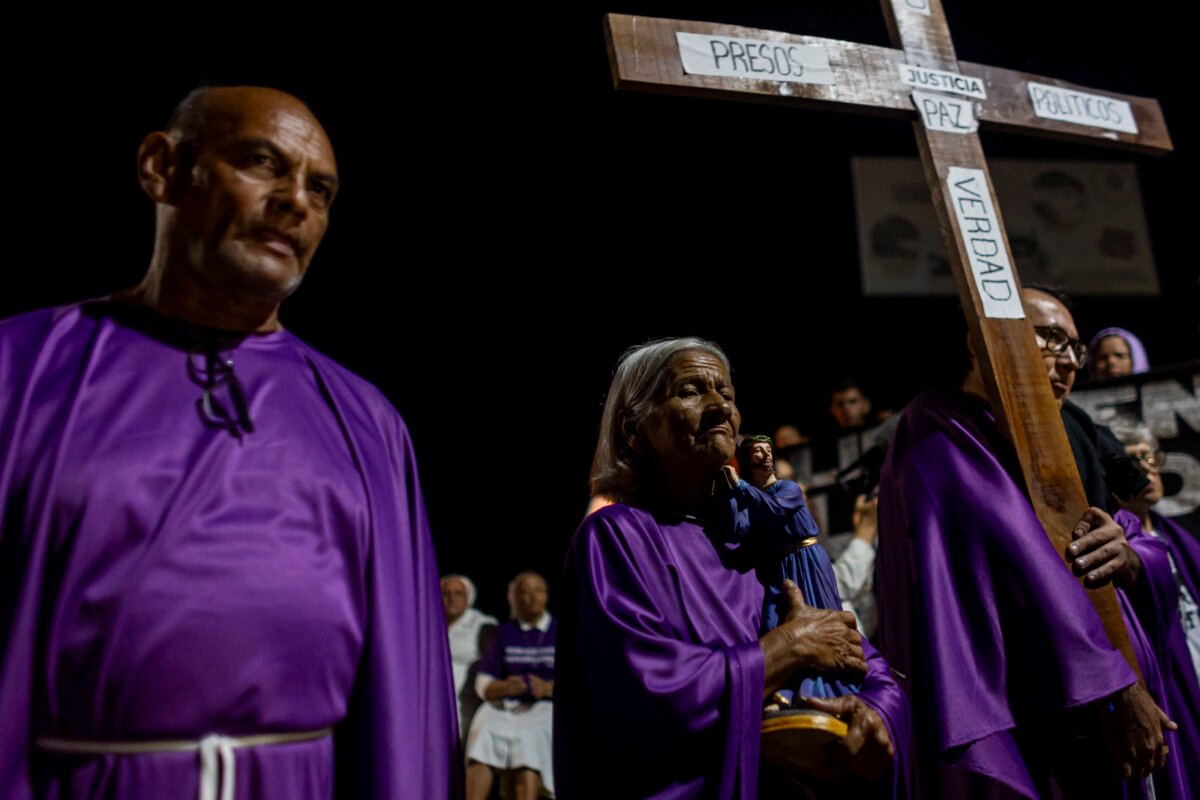 Así fue el viacrucis de los familiares de presos políticos afuera del Rodeo I